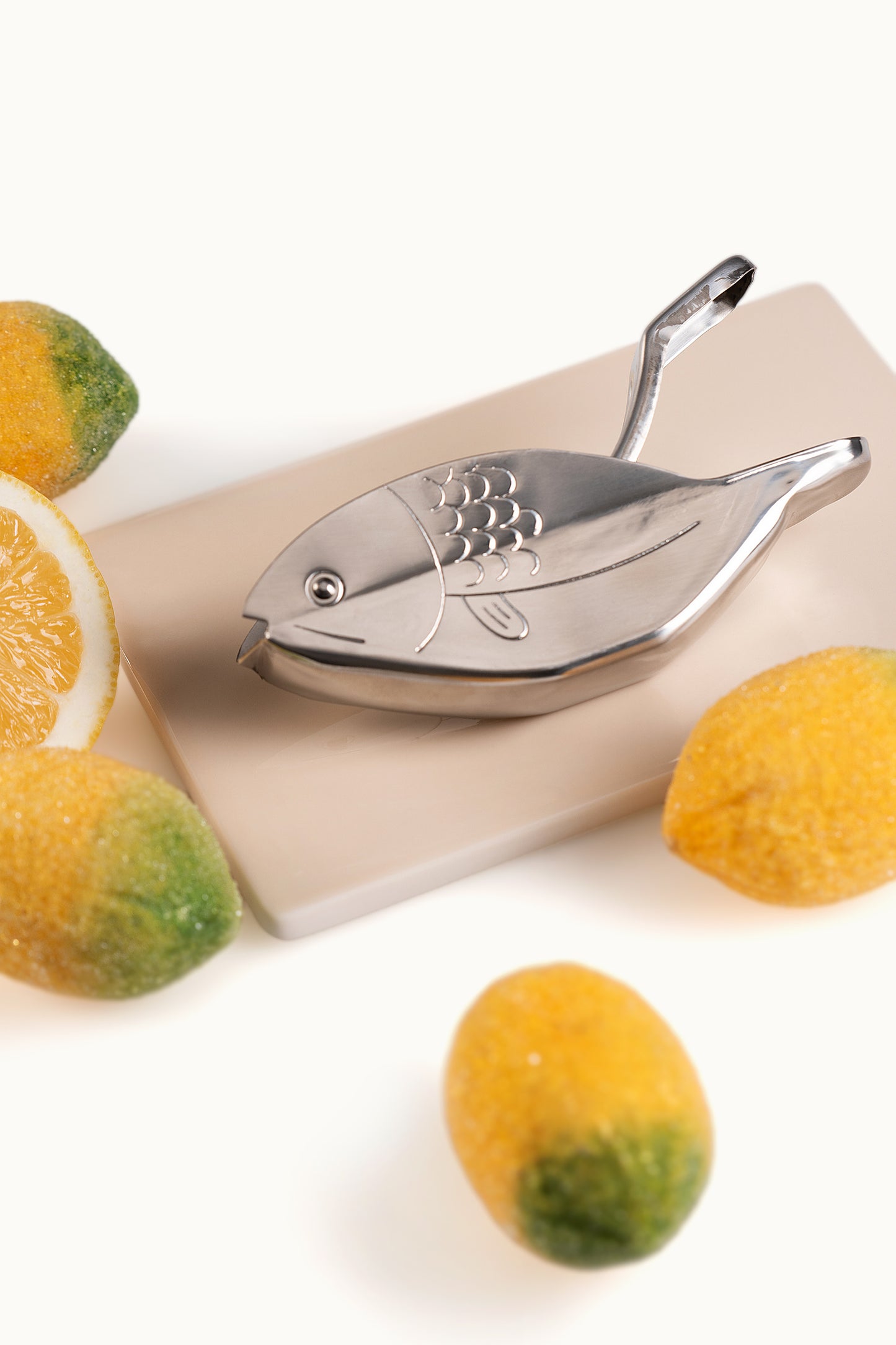 Zitrus-Squeezer | Edelstahl-Saftpresse