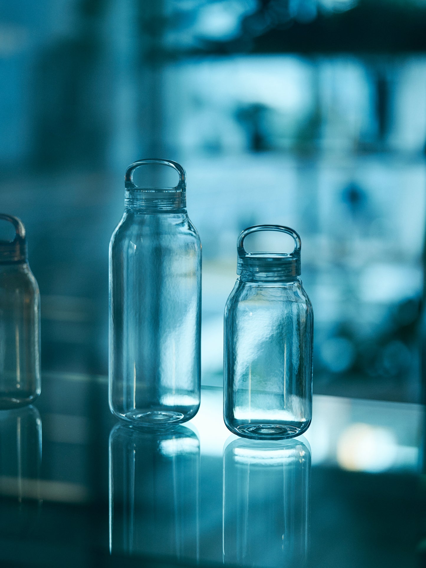 Water Bottle in Blue von KINTO