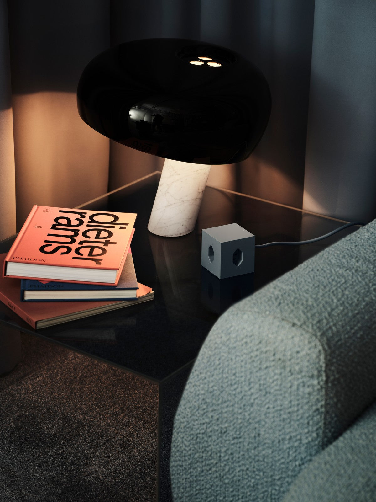 Square 1 | Design Mehrfachsteckdose mit Kabel & USB-C in Shark Blue von AVOLT