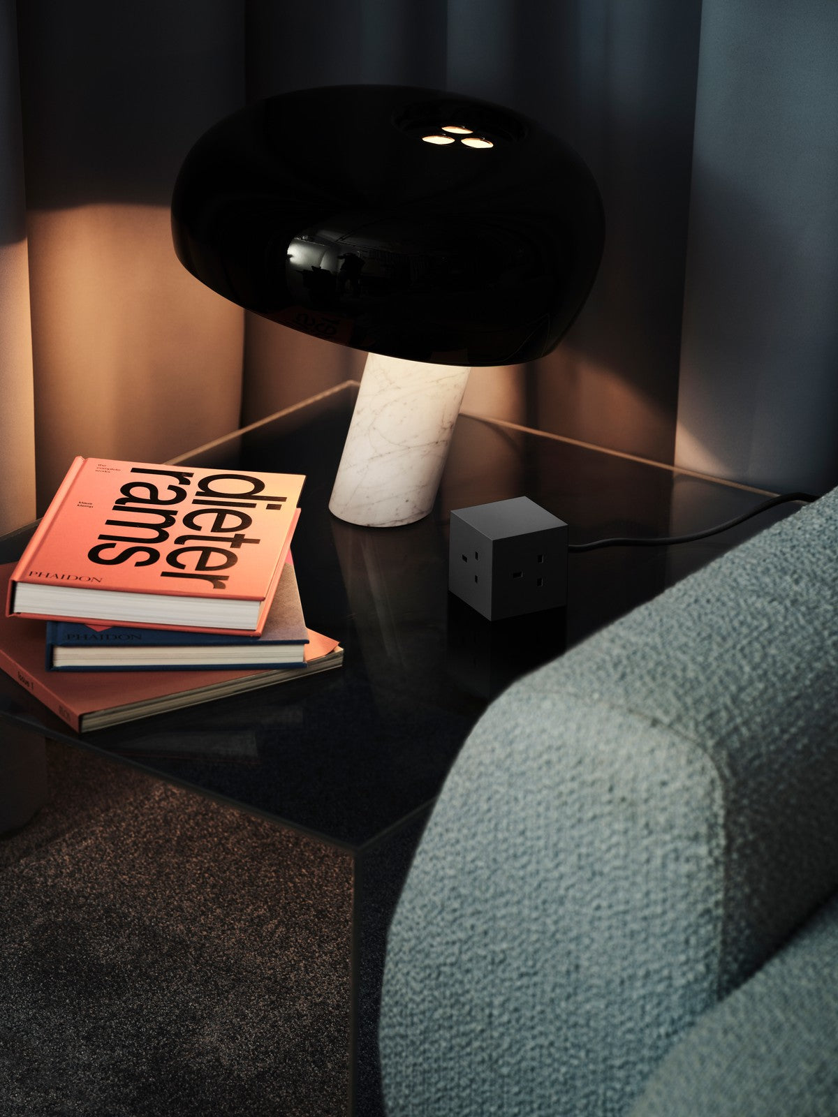 Square 1 | Design Mehrfachsteckdose mit Kabel & USB-C in Stockholm Black von AVOLT