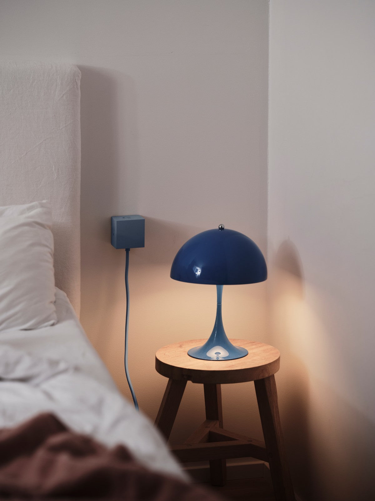 Square 1 | Design Mehrfachsteckdose mit Kabel & USB-C in Shark Blue von AVOLT