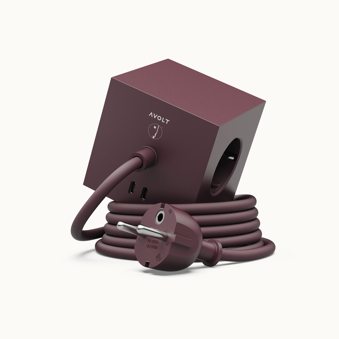 Square 1 | Design Mehrfachsteckdose mit Kabel & USB-C in Mulberry Red von AVOLT