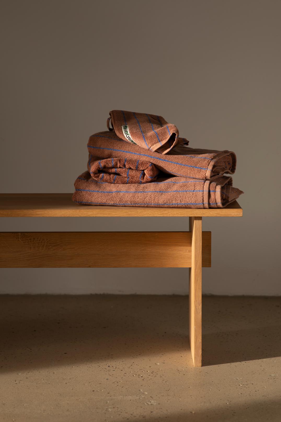 Naram Handtuch | Camel & Ultramarine von Bongusta