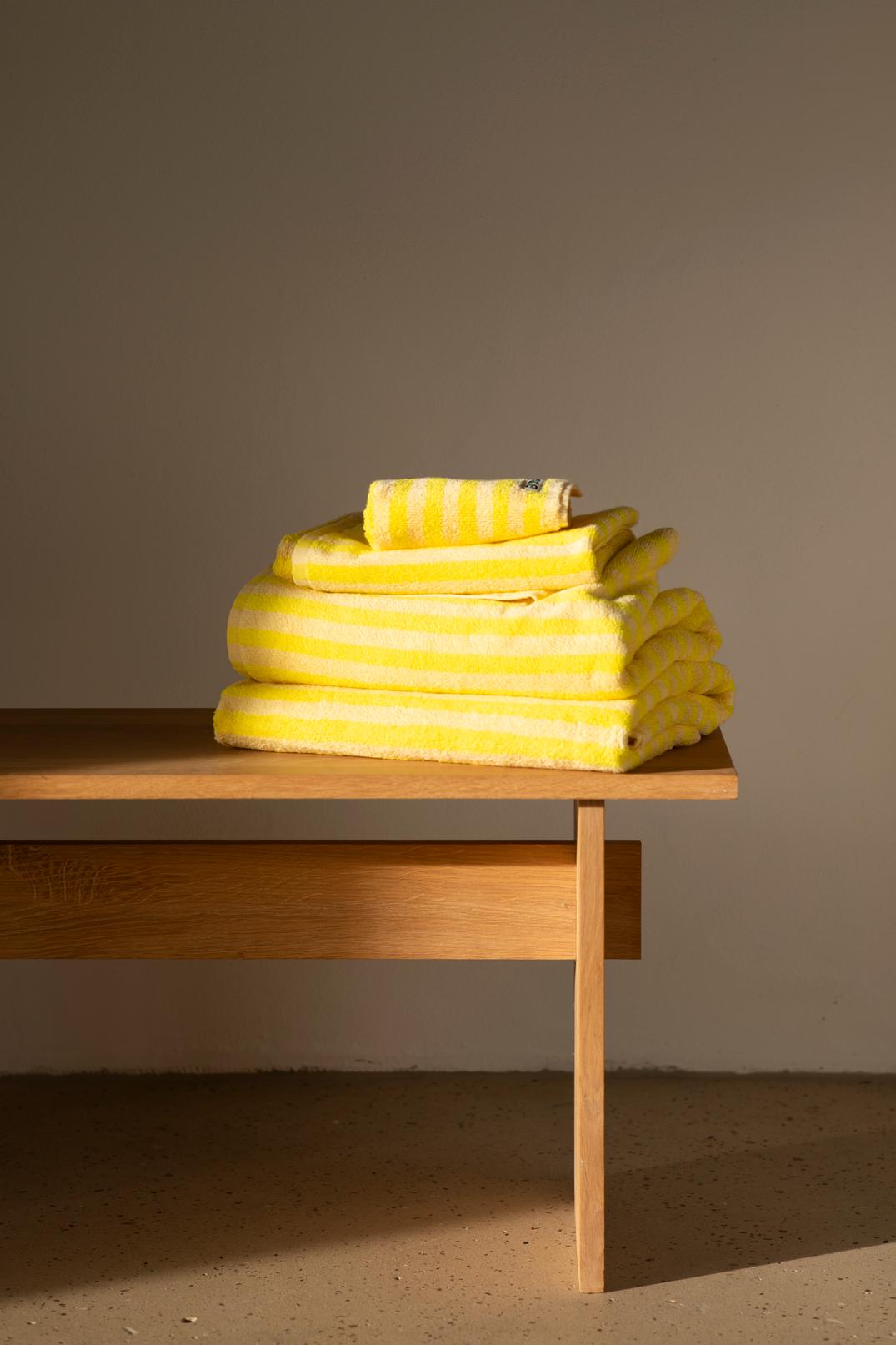 Naram Handtuch | Pristine & Neon Yellow von Bongusta