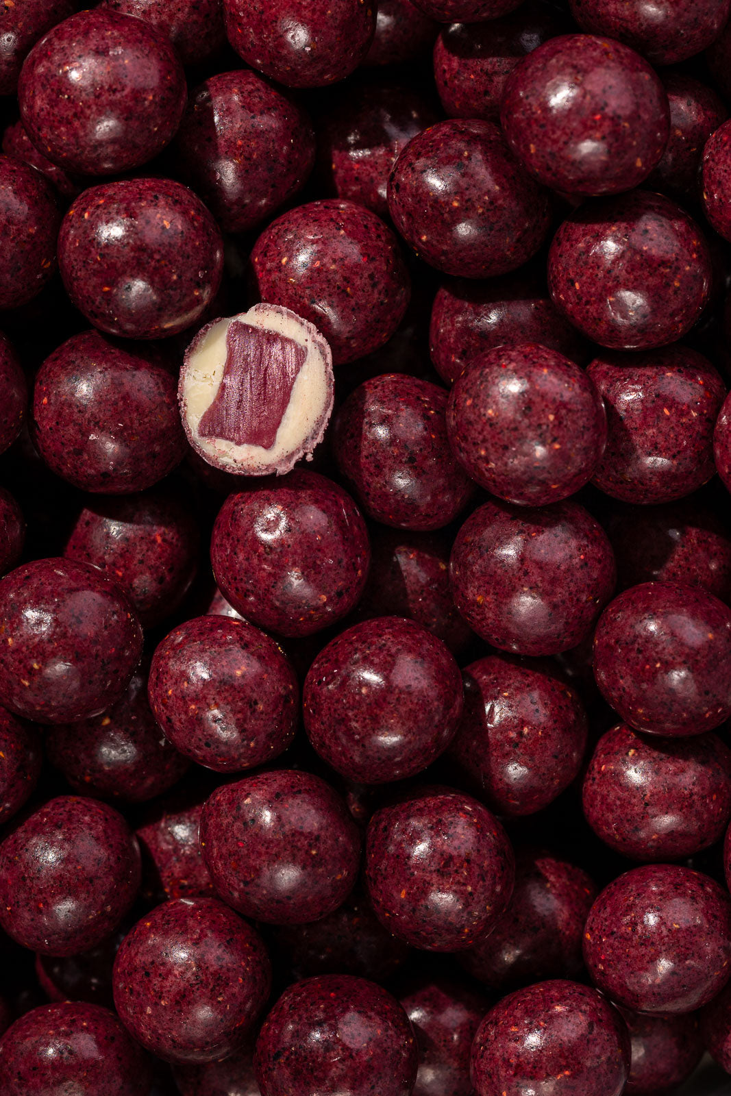 Gourmet-Weingummi Dark Raspberry in Dunkler Schokolade 110g von The Box