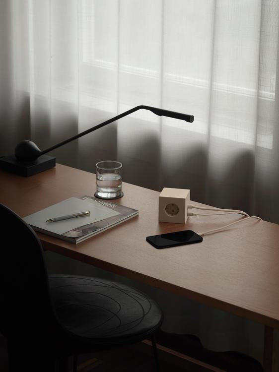 Square 1 | Design Mehrfachsteckdose mit Kabel & USB-C in Nomad Sand von AVOLT