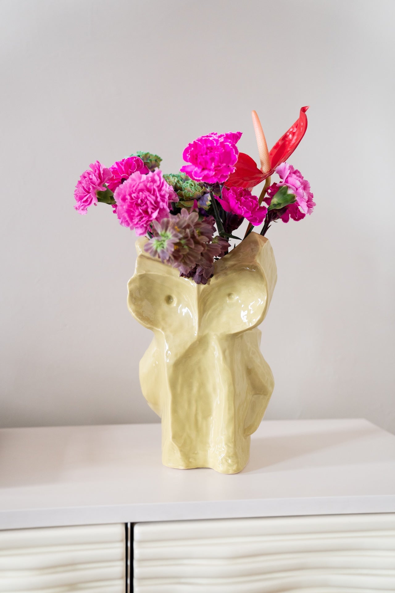 MARNI Vase Owl „After Midnight“ S in Gelb von SERAX