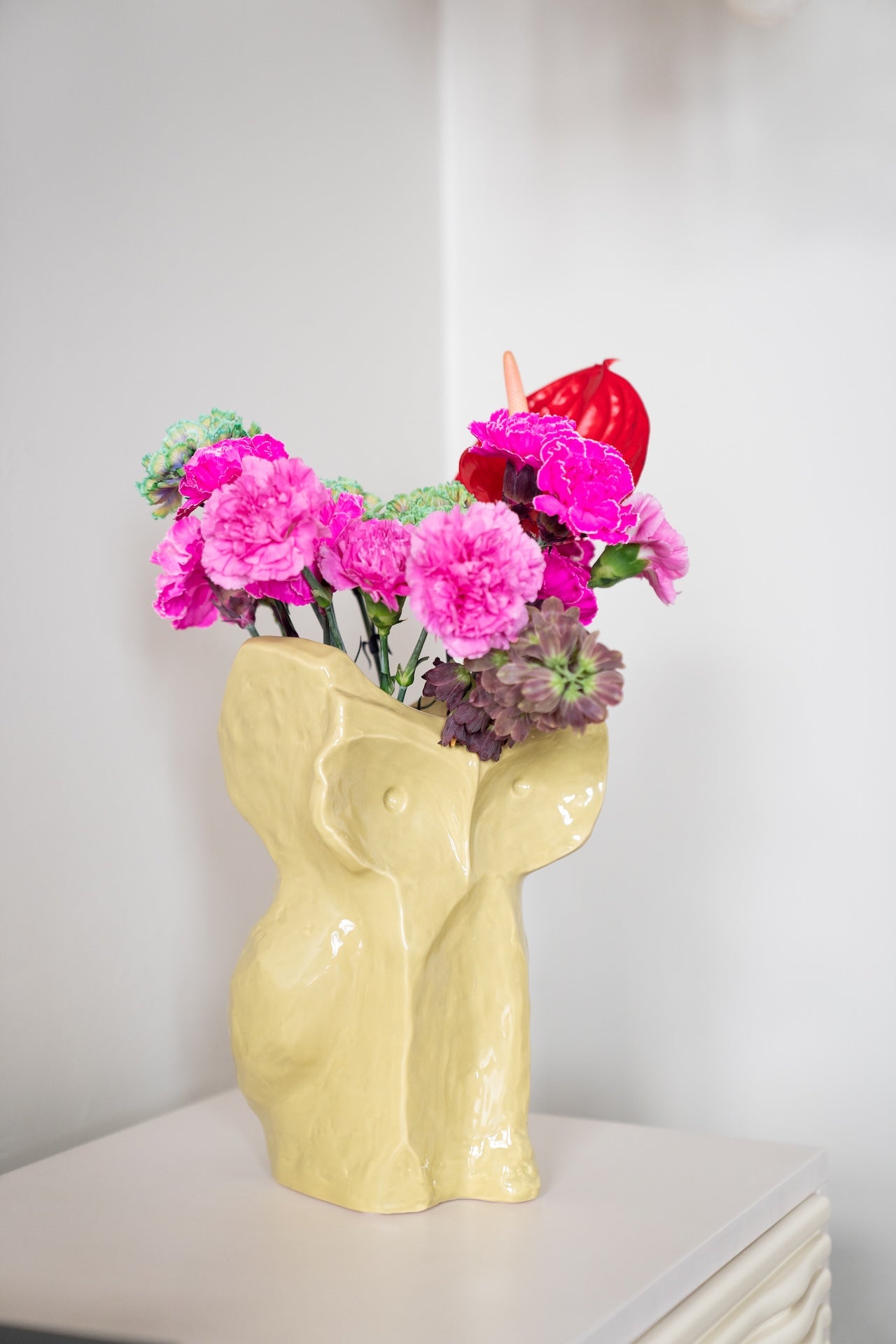 MARNI Vase Owl „After Midnight“ S in Gelb von SERAX