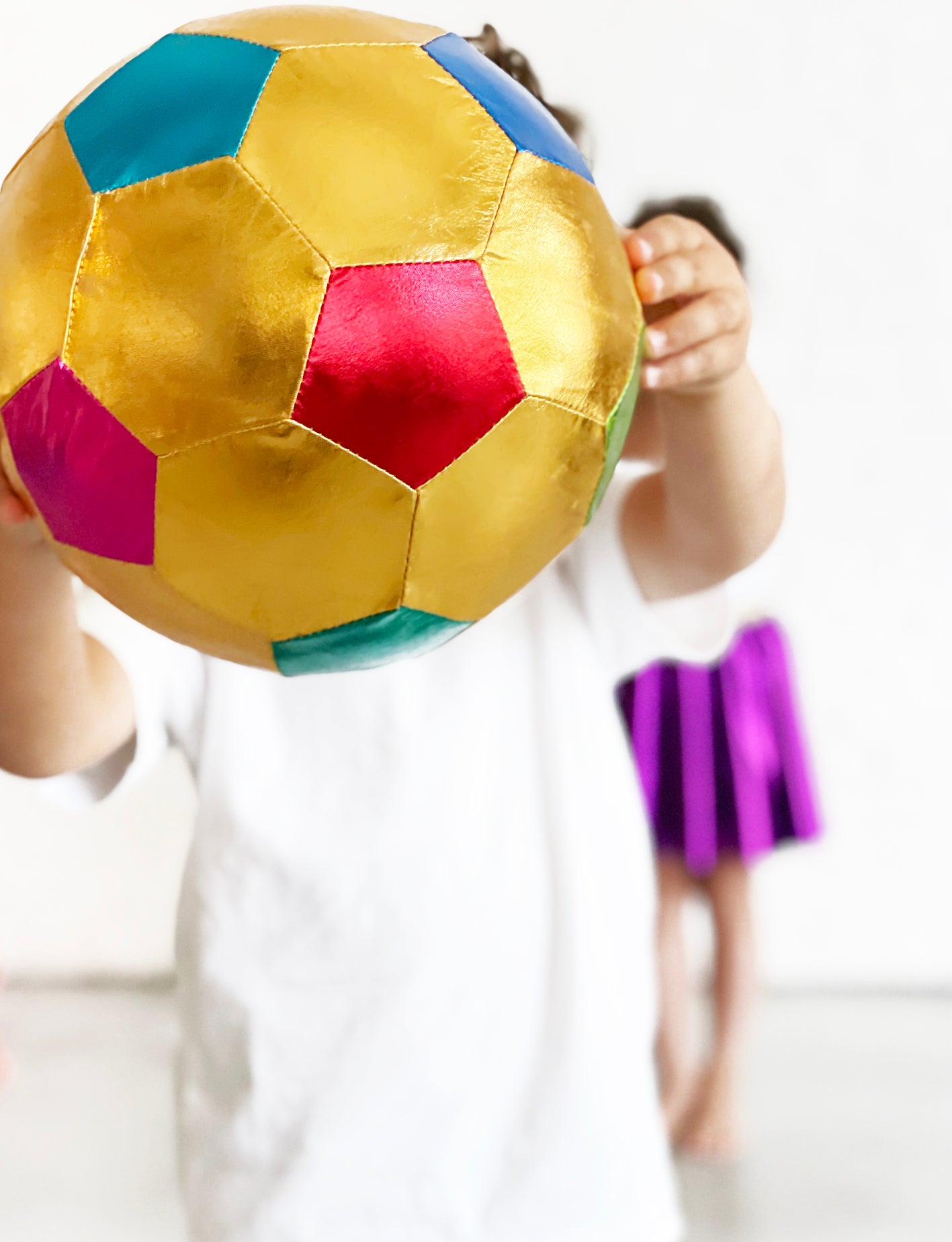 Stoffball Fußball Gold | Ø 22 cm von Ratatam