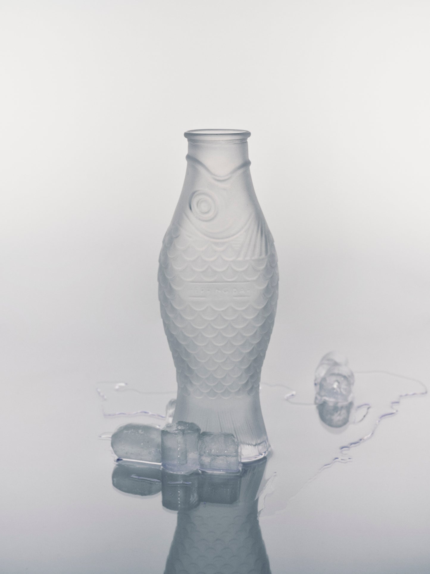 Karaffe Fish & Fish Frosted | Paola Navone von Serax