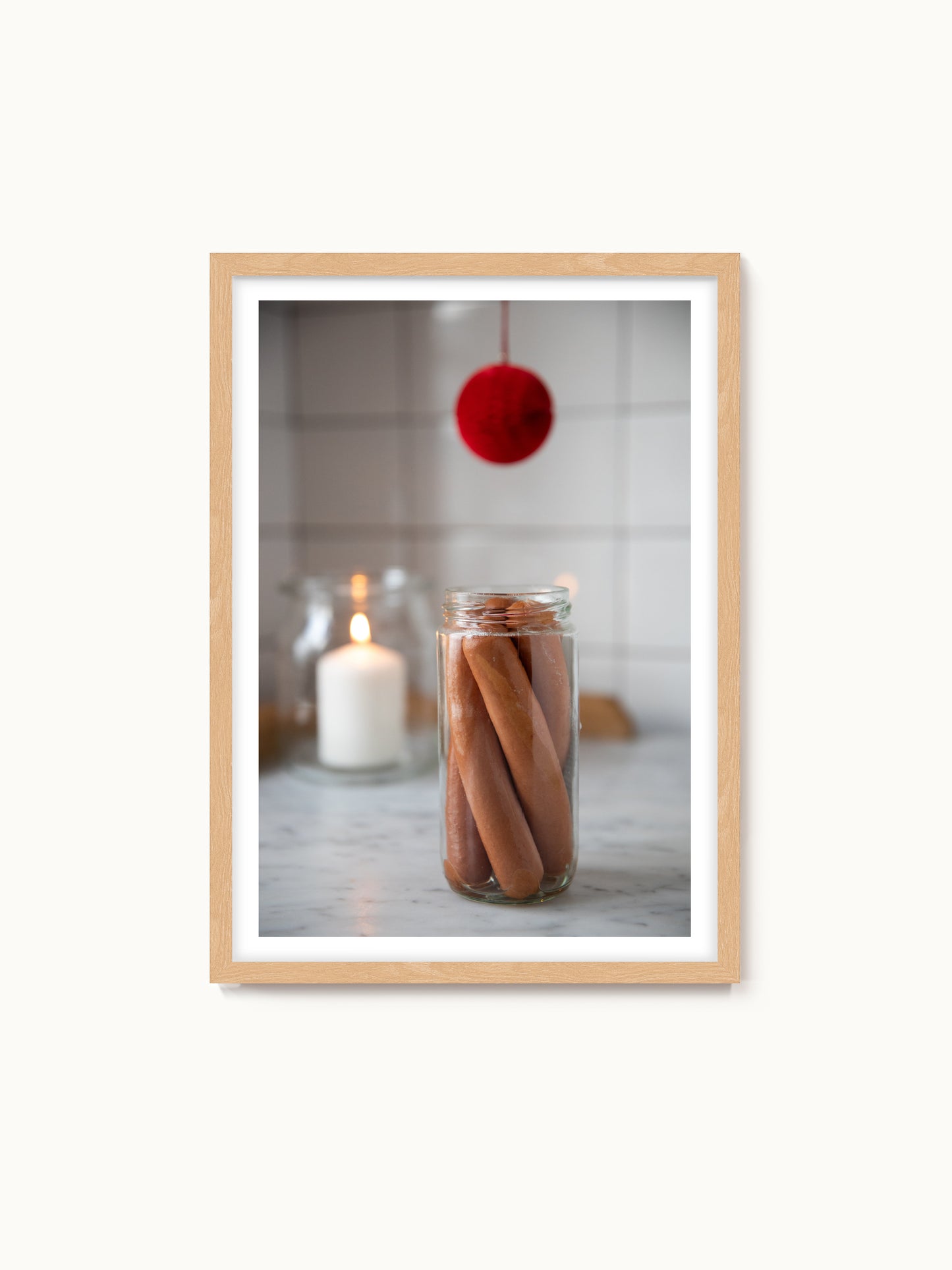 Fotografie-Print „Weihnachten darf es auch Bockwürste geben“ von Saint John