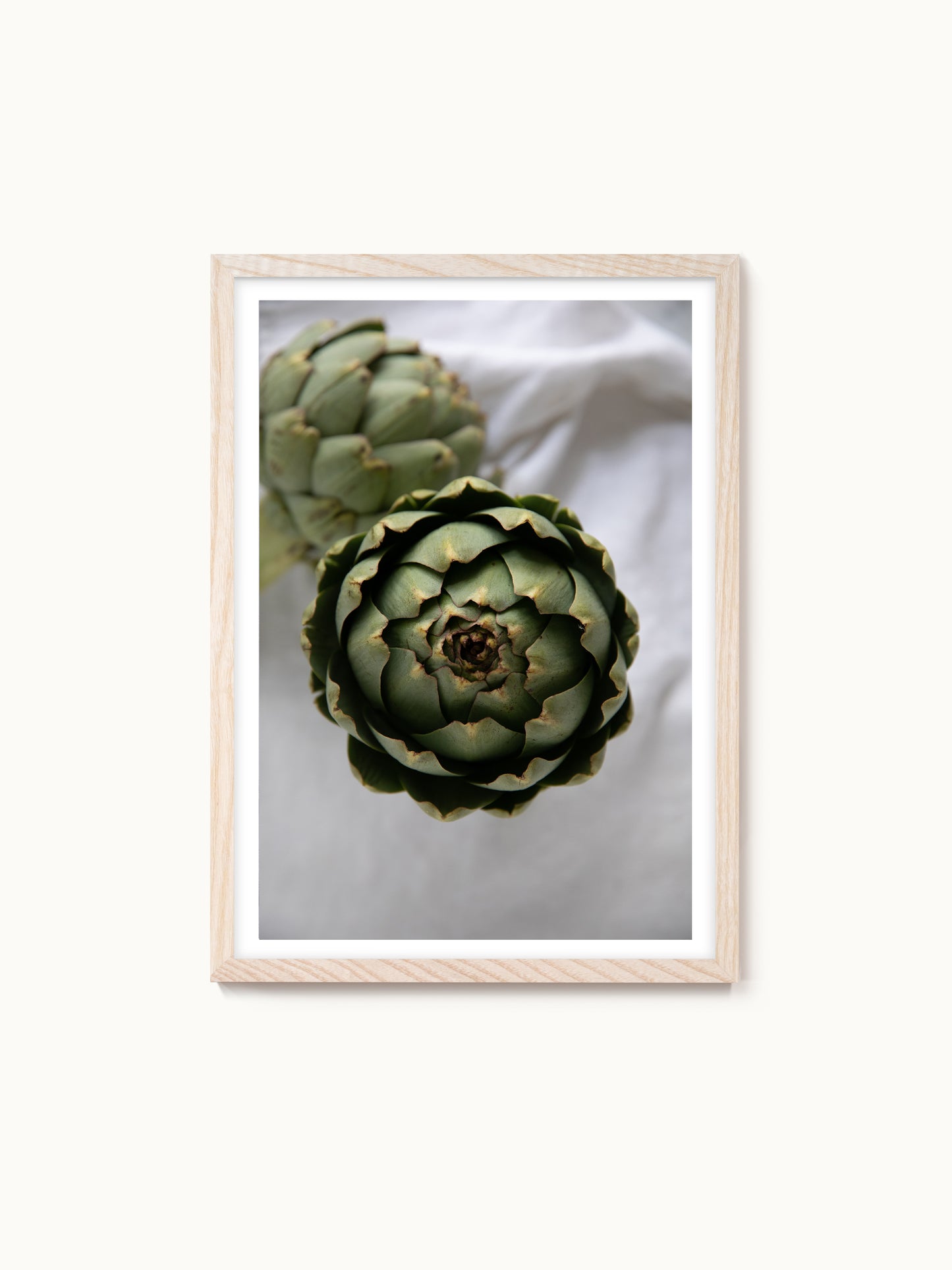 Fotografie-Print „Macro-Aufnahme einer venezianischen Artischocke“ von Saint John