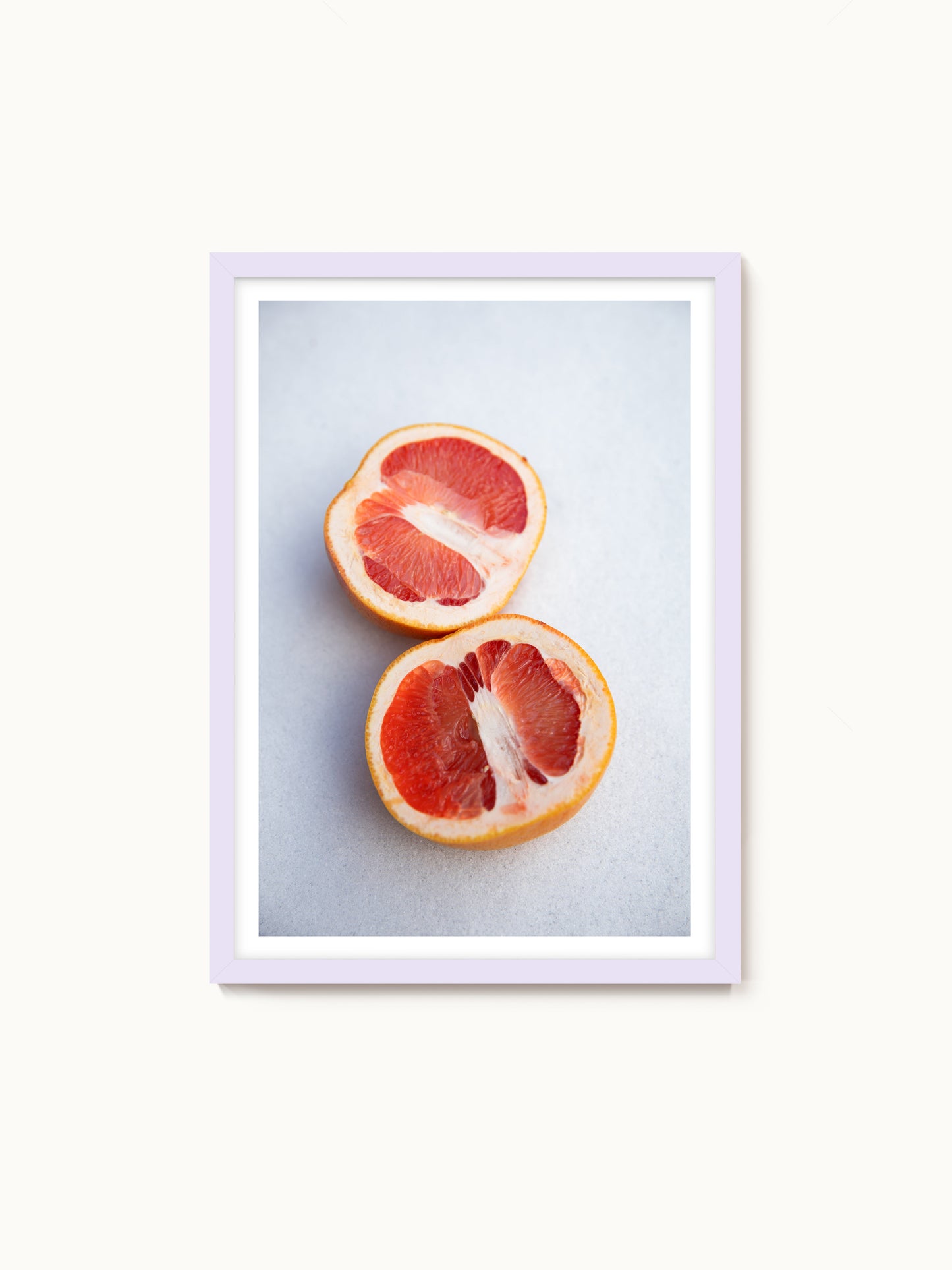 Fotografie-Print „Poppige Orange im Schnee“ von Saint John