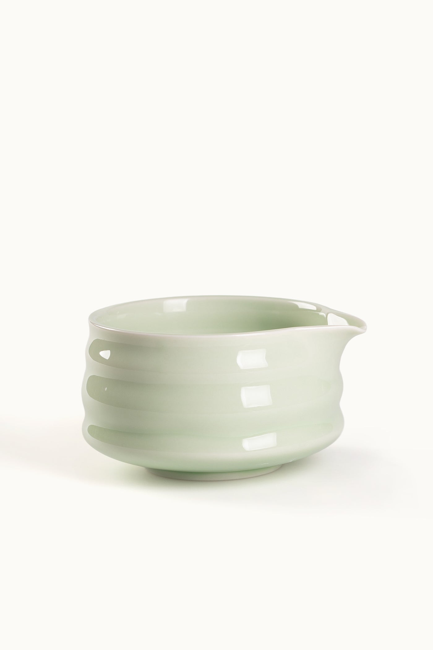 Matchaschale mit Ausgießer Mint vom Konvolut