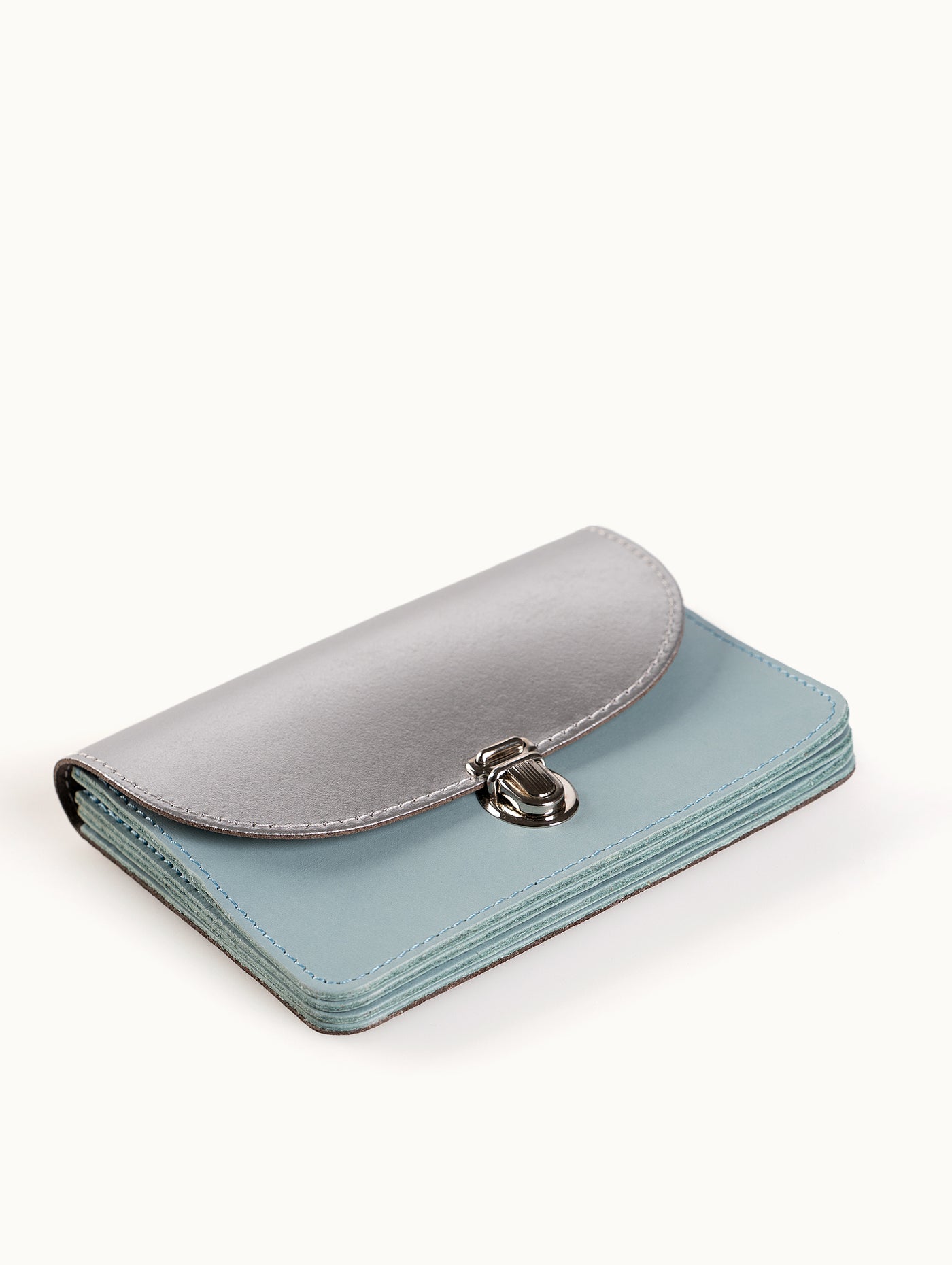 Geldbörse Borsa L | KONVOLUT-Edition in Hellblau-Silber von Papoutsi!