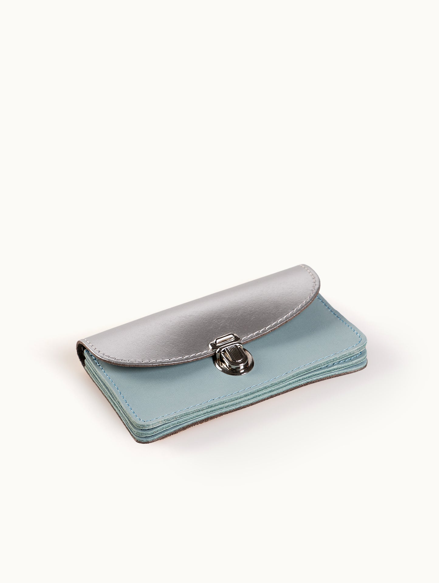 Geldbörse Borsa M | KONVOLUT Edition in Hellblau-Silber von Papoutsi!