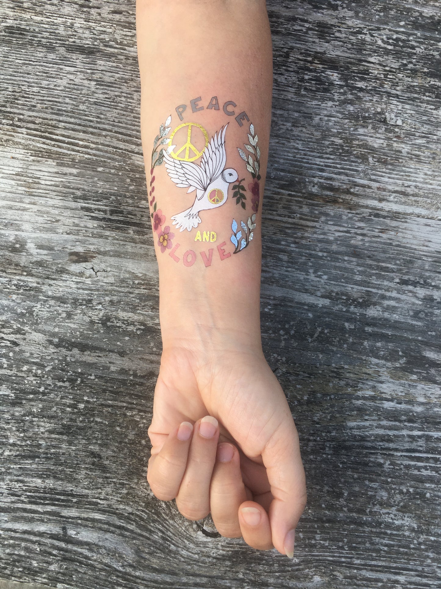 Temporäre Tattoos Peace & Love | Handgezeichnet von Rosie Wonders