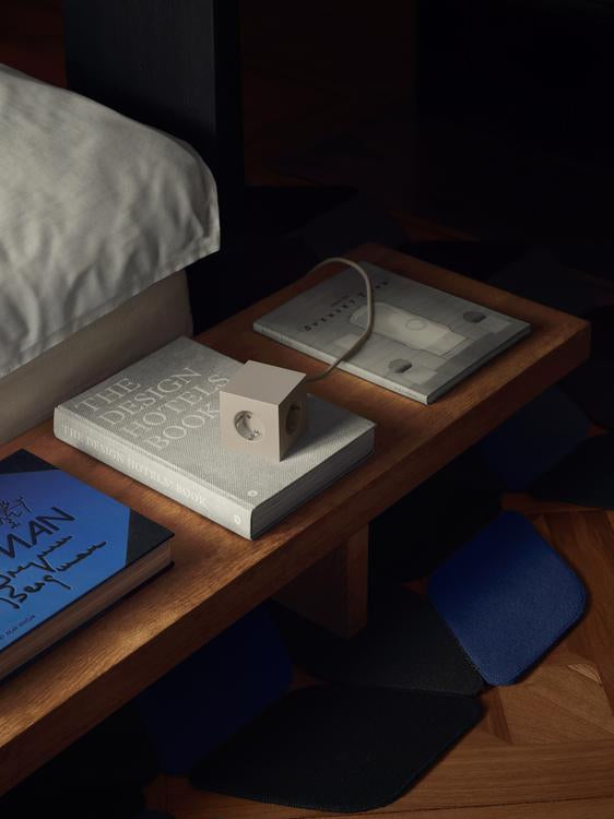 Square 1 | Design Mehrfachsteckdose mit Kabel & USB-C in Nomad Sand von AVOLT
