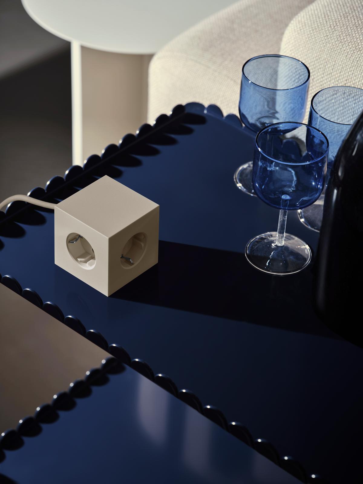 Square 1 | Design Mehrfachsteckdose mit Kabel & USB-C in Nomad Sand von AVOLT