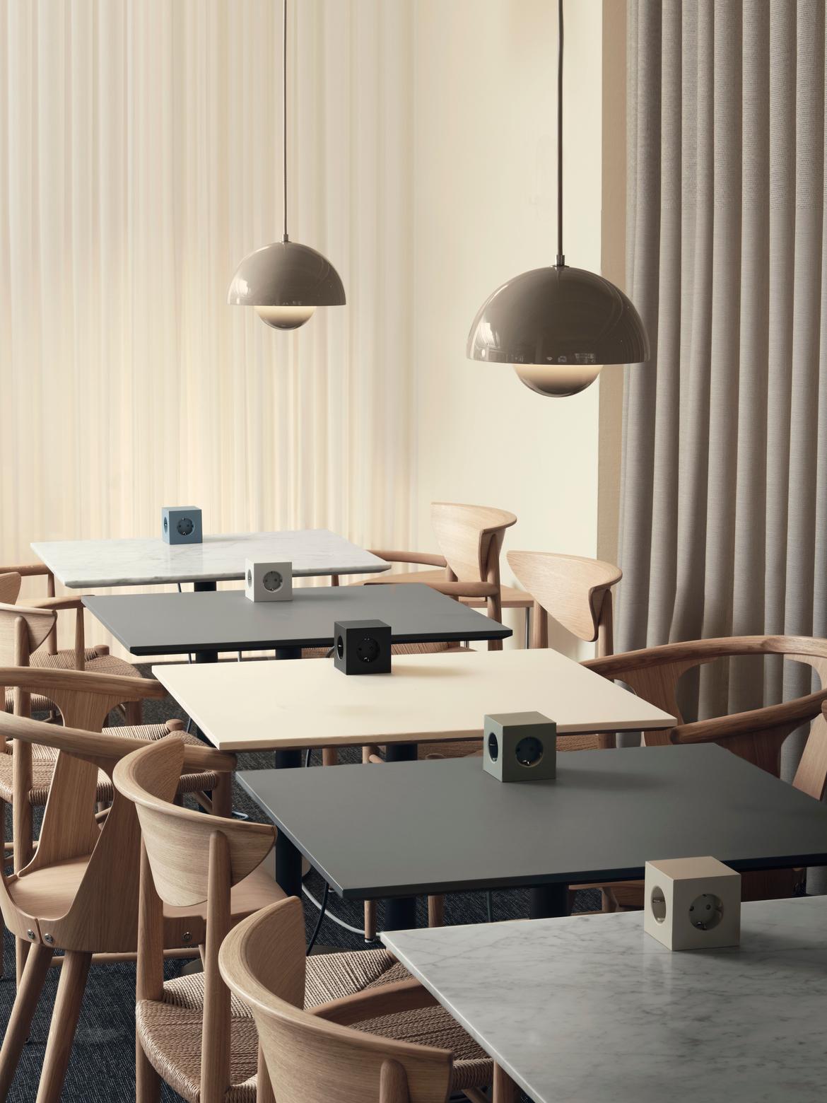 Square 1 | Design Mehrfachsteckdose mit Kabel & USB-C in Stockholm Black von AVOLT