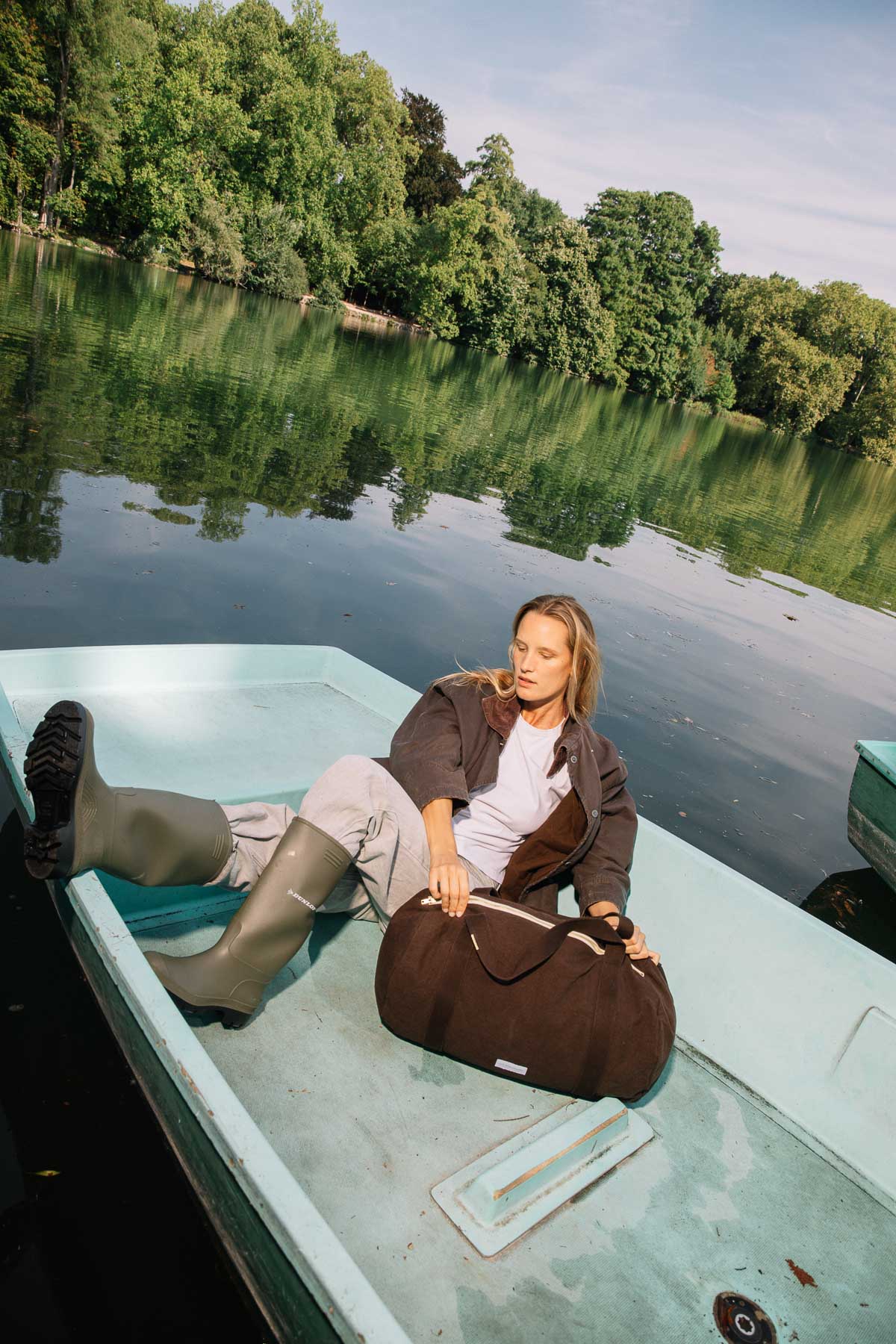 Weekender Bowling Bag | Bio-Baumwolle in Ebony Brown von Les Pensionnaires