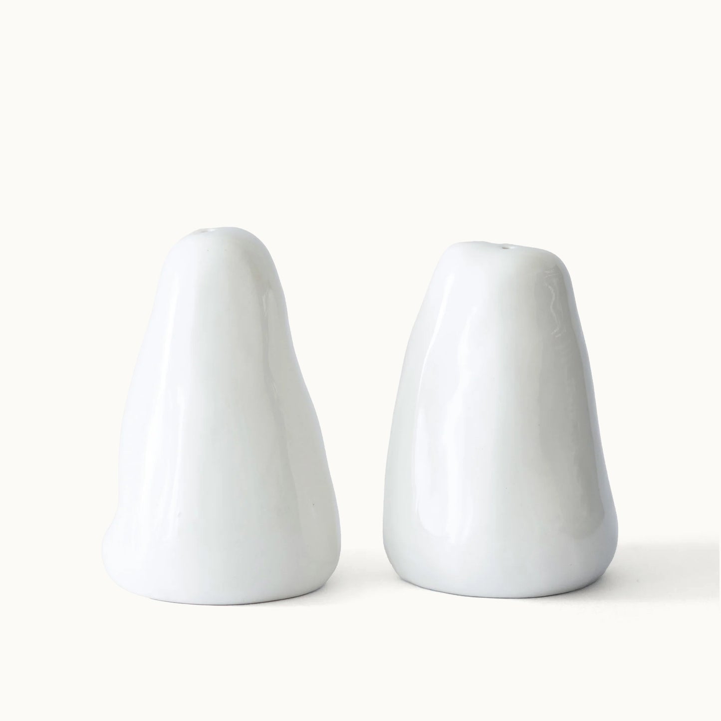 Salz- und Pfefferstreuer-Set aus Porzellan „Heroin & Cocaine“ von David Shrigley