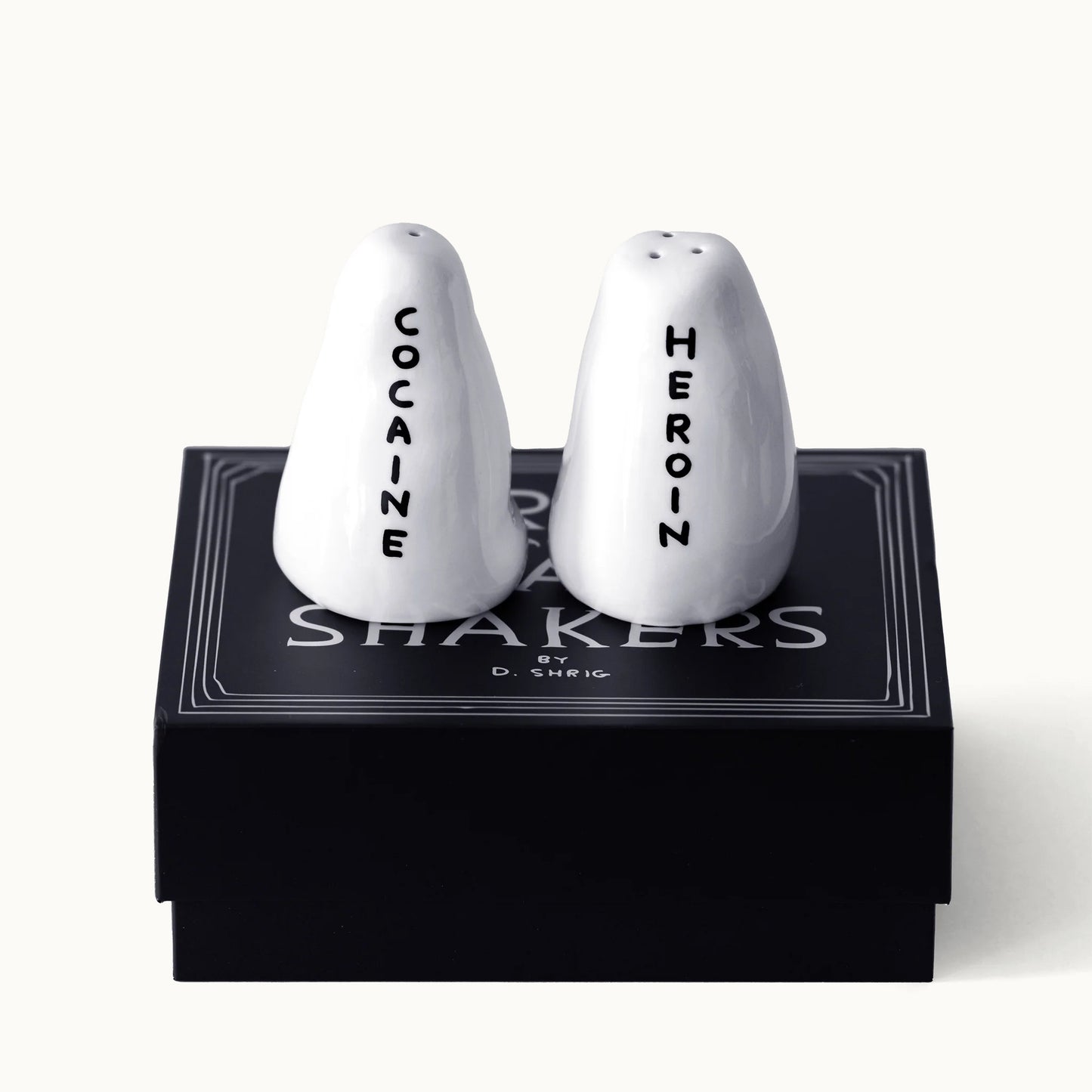 Salz- und Pfefferstreuer-Set aus Porzellan „Heroin & Cocaine“ von David Shrigley