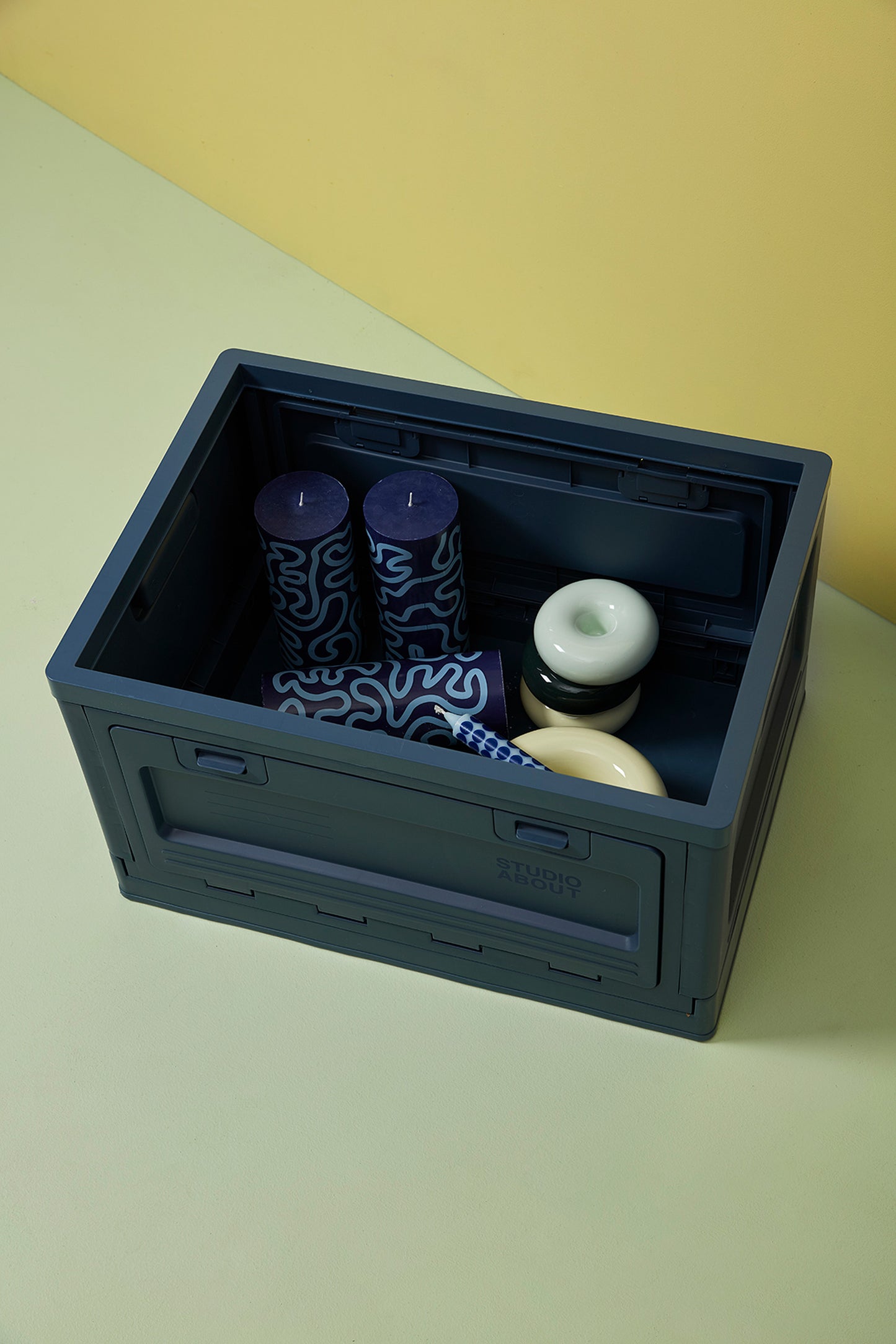 Box Medium | Dunkelblau von Studio About