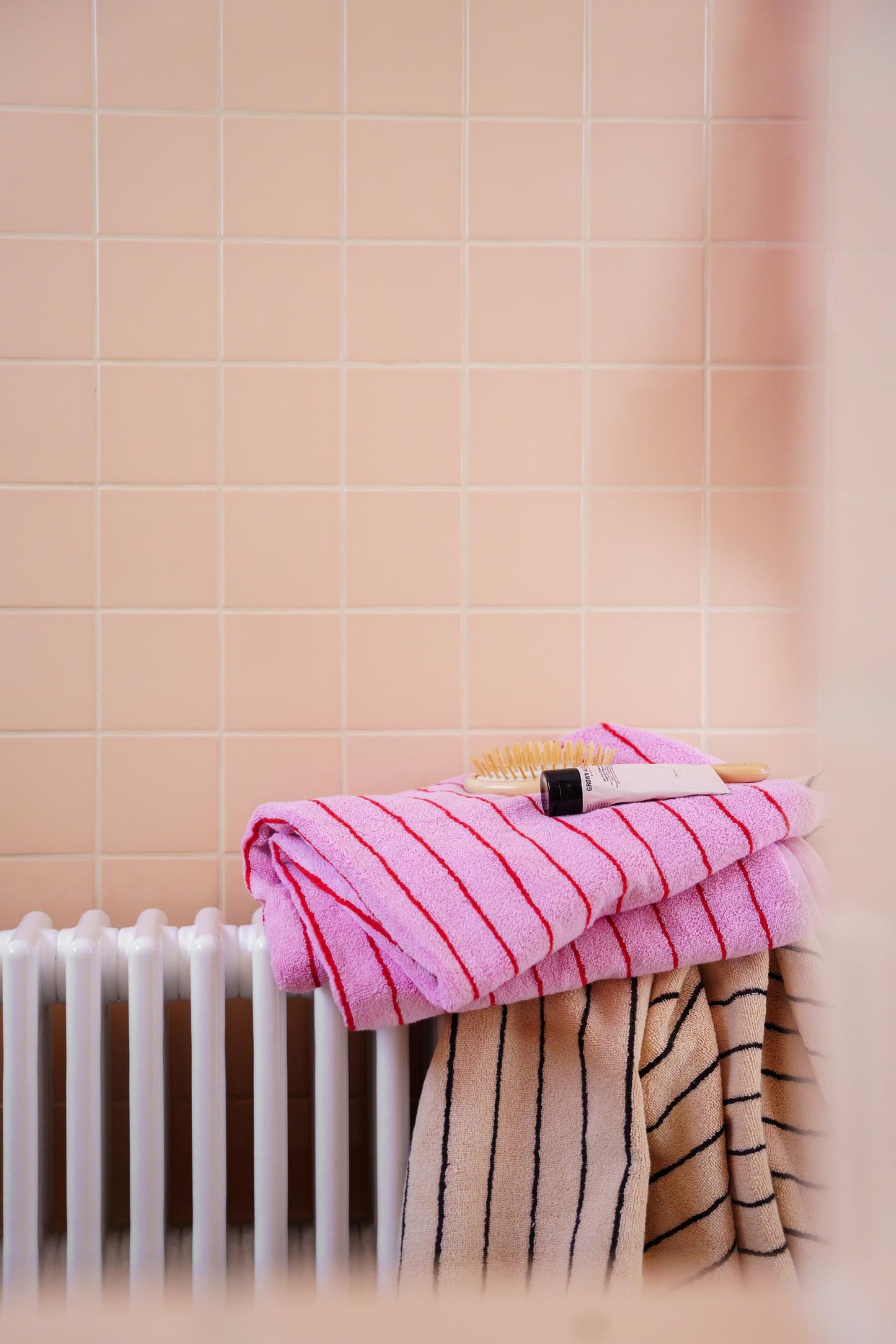 Naram Handtuch | Baby Pink & Ski Patrol von Bongusta