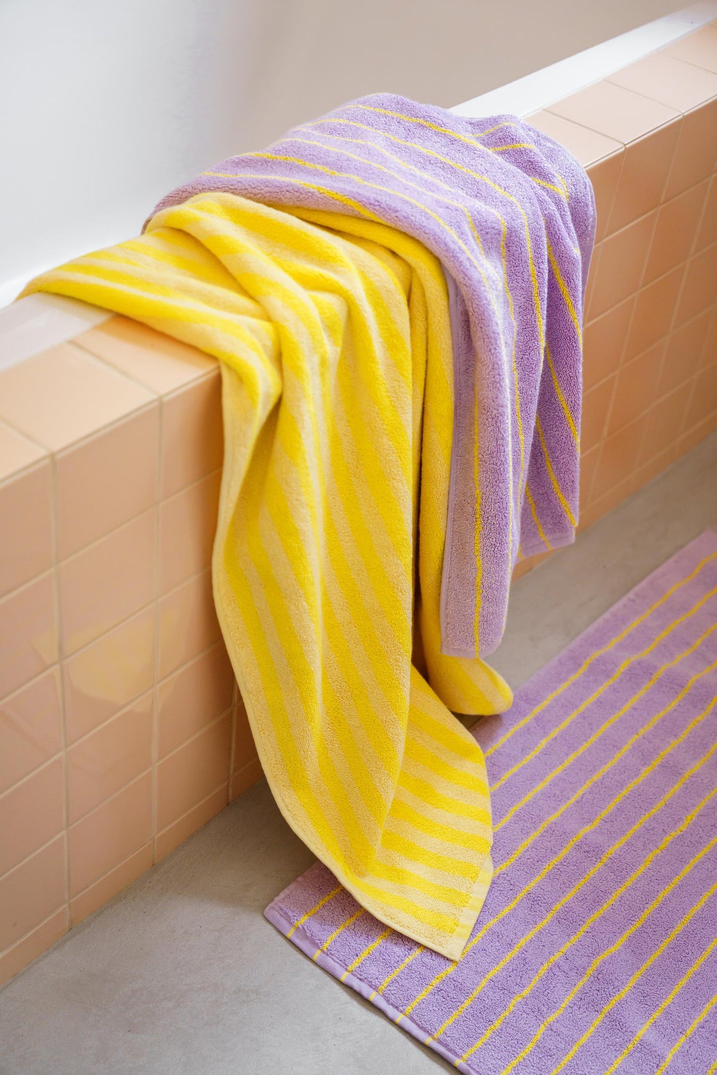 Naram Handtuch | Pristine & Neon Yellow von Bongusta