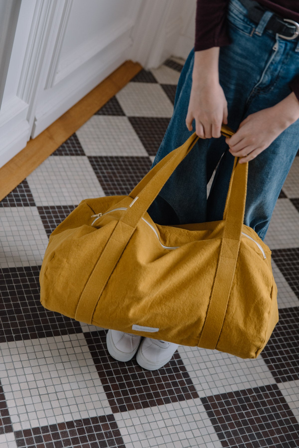 Weekender Bowling Bag | Bio-Baumwolle in Saffron Yellow von Les Pensionnaires